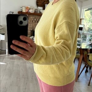 97% cashmere 3% wool Zara Soft Yellow Crew Neck Sweater (runs big)